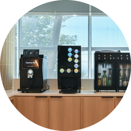ドリンクコーナーのコーヒーマシン